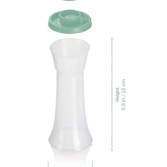 NEW(NIP) Tupperware Large Hourglass Salt and Pepper Shakers Set with Green Seals - Picture 2 of 2